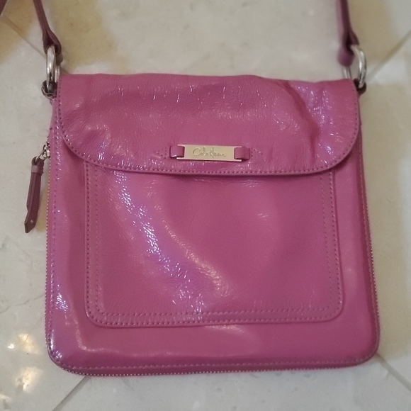 COLE HAAN FLAP PATENT RASPBERRY CROSSBODY / MESSENGER - Picture 1 of 15